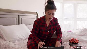 FUCK MY HAIRY PUSSY WITH TOYS STEPDADDY SANTA CHRISTMAS ORAL DEEPTHROAT!