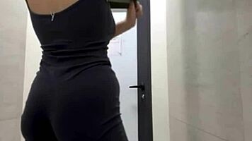 Gym anal plug fingering leads to hardcore orgasm rush