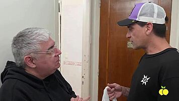 hubby too cheap so i tip the neighbor with deepthroat