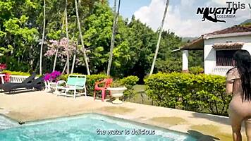 😏 curvy colombian milf and latina teen sluts lick fat asses poolside lesbian threesome