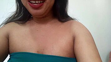 ¡latinas like me are fire, come watch this steamy vid proving how delicious i taste!