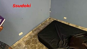 mi profesora cachonda en minifalda me chupa la verga y la follo duro