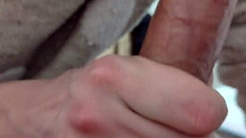 Young amateur babe deepthroats big cock homemade