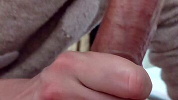 Young amateur babe deepthroats big cock homemade