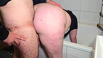 Huge ass babe catches sneaky photo session thrill!