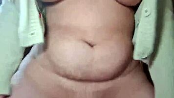 😍 Hermosa tetona del gym bounces big natural tits on mi polla grande! 💦