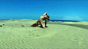 Hey sasha bikeeva, flash that perfect ass in micro bikini gran canaria dunes?