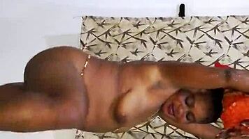 hey sexy babe, this mature pussy hungers for your young hard dick