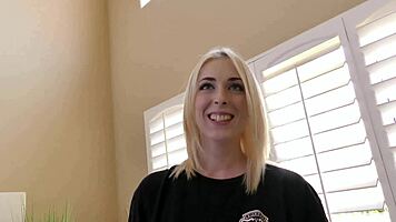 damn this tall blonde amateur really wants to fuck hard