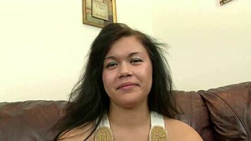 Super hot 18+ Filipina fucks mature guy doggystyle cowgirl 😏🔥