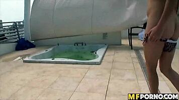 Leah Cortez, cute amateur teen hot tub fuck feels amazing!