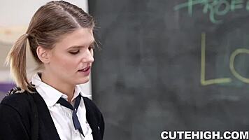 Little Scarlett Fever Teases Oral Before Intense Hardcore Thrusting