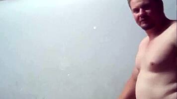 bodybuilder fucks petite milf cums tight pussy