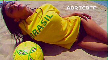 Wet T-Shirt Lingerie Girls Flash Big Tits Publicly!