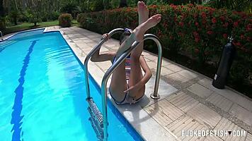 lola bunny helen star pool outdoors big tits bounce 💦🍑