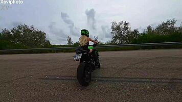 Angie Lynx wild motorbike fuck with pilot Xavi! 🏍️💦😈