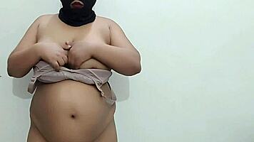 Chubby Indian Amateur Rohini Teases Big Natural Tits and Curves in Seductive Solo Webcam Chat