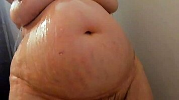 Spying wet bbw milf in shower