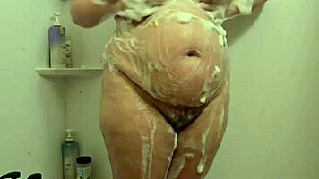 Spying wet bbw milf in shower