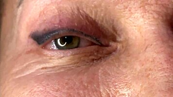 mature lady takes huge facecum load right on her eyes