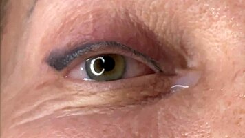 mature lady takes huge facecum load right on her eyes