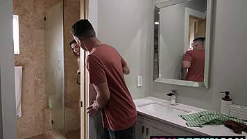 Showering arab milf bangs guy after catching perv friend 💦🚿