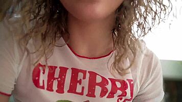 Vietnamese beauty delivers expert suck nearly causing cum