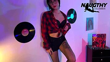 hey boyfriend watch me tease my juicy pussy with toys like a slut