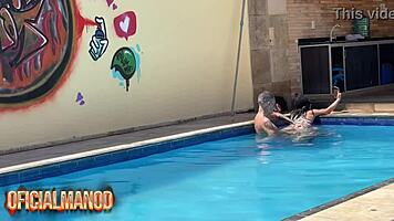 😏 insta famous paraiba babe fucks tattooed stud in pool 🍆💦