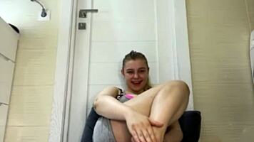 Crazy 18yo BBW Squirts Fountain Cum With Toys Closeup Orgasm!