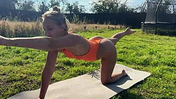 Steamy outdoor yoga leads to deepthroat blowjob on massive cock