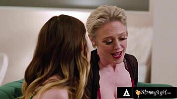 mommy's girl dee williams fucks chanel camryn passionately