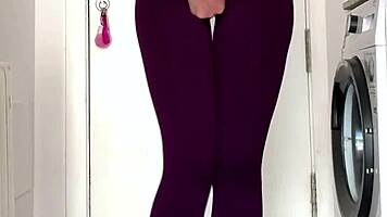 Pissing my leggings after the gym