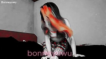 Bonneyuwu Shows College Panties