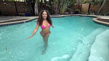 Skyla sun rides you by the pool in pov
