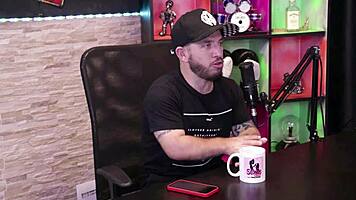 Find out what happened with Pitoco in the chat with Tifany swing cast