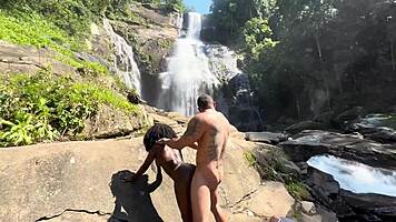 O Video Mais Polemico Do Xvideos Com Suruba Na Cachoeira