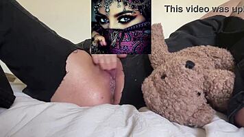 Sexy gothic alt emo girl masturbates for you & show her pink virgin pussy