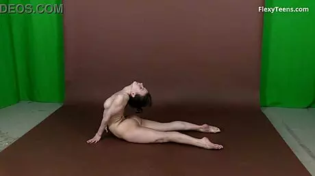 Very Not Shy Flexy Teen Rima Displays Impressive Gymnast Skills