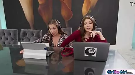 Girldogirl GFs Rubbing During Work Call!