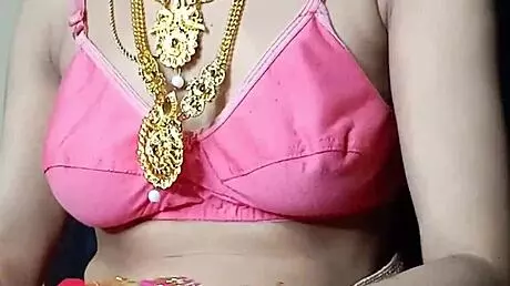 Indian Women Tight Pussy Chudai on Christmas Night as Gift