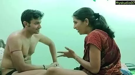 Pemuda Lajang Ngentot Pelayan India Cantik di Rumah untuk Seks