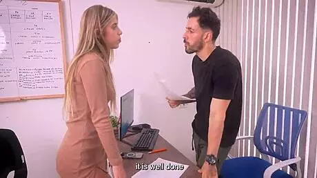 Yo, distracted secretary MollySmithX bangs her boss Juan Bustos mid-workday! 😜