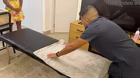 metendo at� as bolas na novinha - carinha de 18 anos