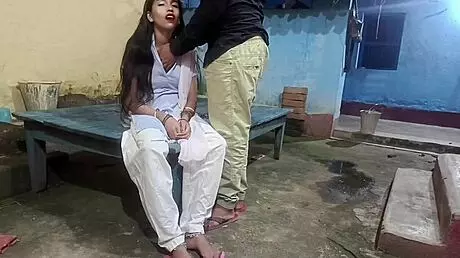 First Time Virgin Indian Girlfriend in Outdoor Hindi Sex Scene