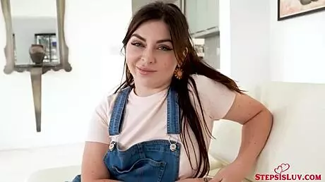 เฮ้ย ดูหนูทุบสาวผมน้ำตาลน้องเลี้ยง Keira Croft หลังล่อลวงหวานๆ