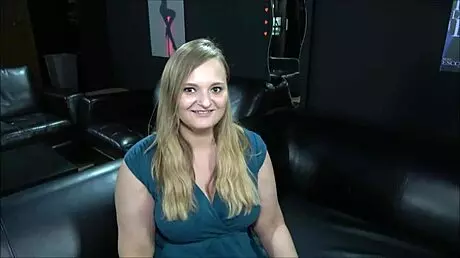 Überrumpelt! Heißer Fremdfick im Pornokino mit Ehemann, oh mann...