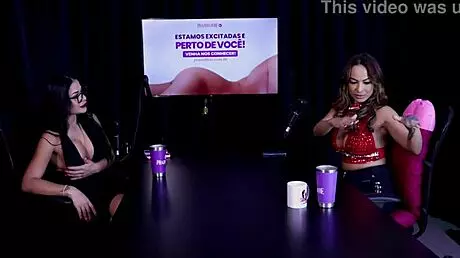 Uma pegada é essencial na hora! Belinha Baracho conta que a cena que mais gostou foi fodida em cima da casa do cachorro e a dp anal