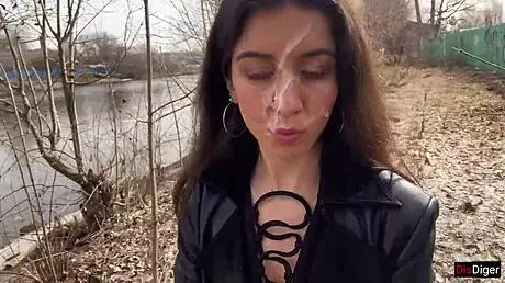 Cum Covers Girl’s Face for a Bold Park Walk to Shock Everyone