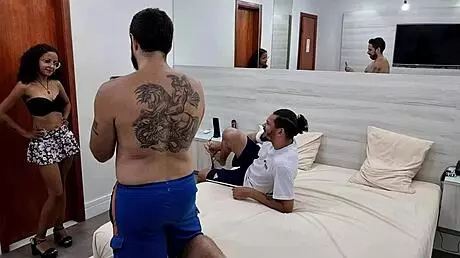 bastidores da gravação da primeira vez no canal da victoria ferraz, gozando varias vezes e ganhando muito leite com monster cock